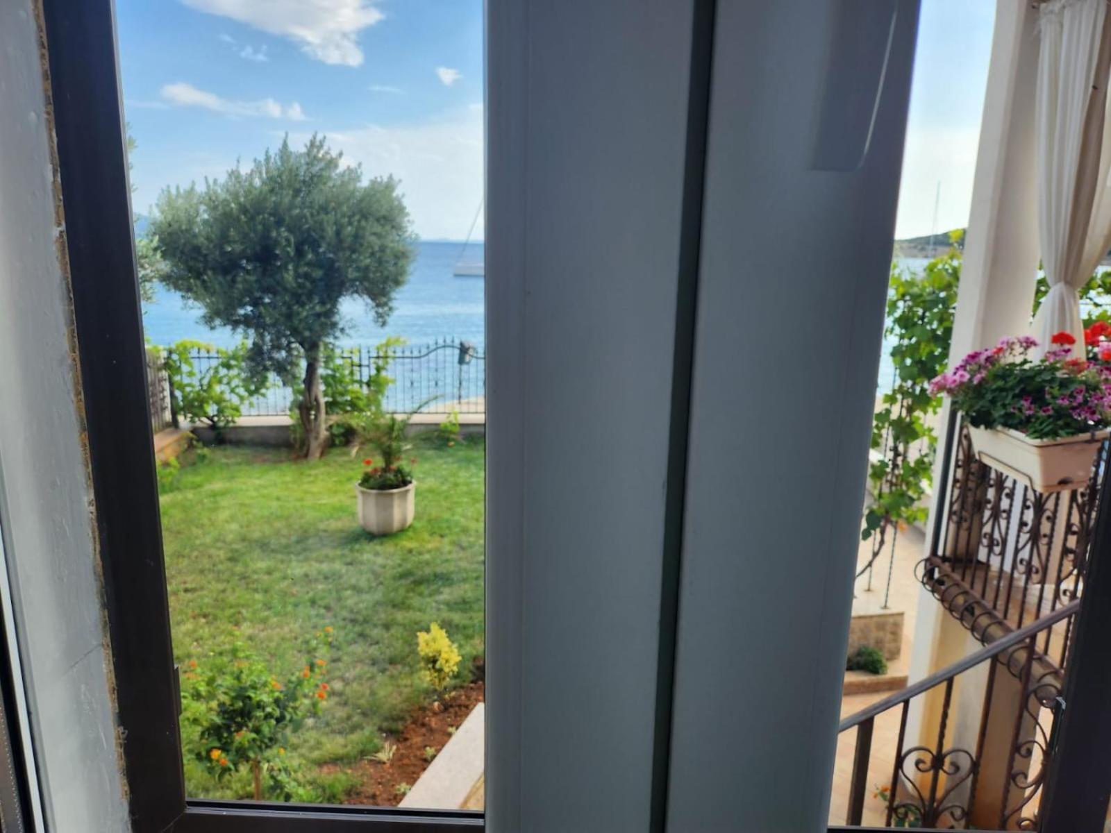 Vila Dora - Studio Dora Martinšćica Zewnętrze zdjęcie